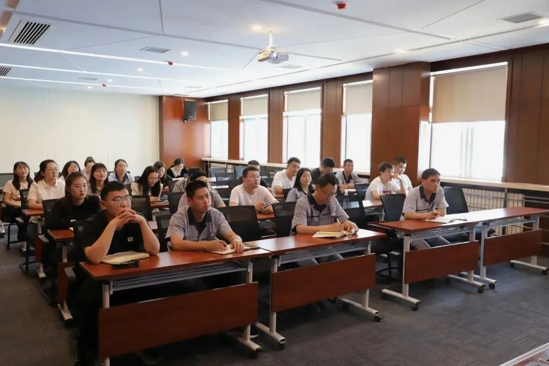 m6体育（中国）科技有限公司官网建材科技公司组织开展第三期职业素养专项视频培训